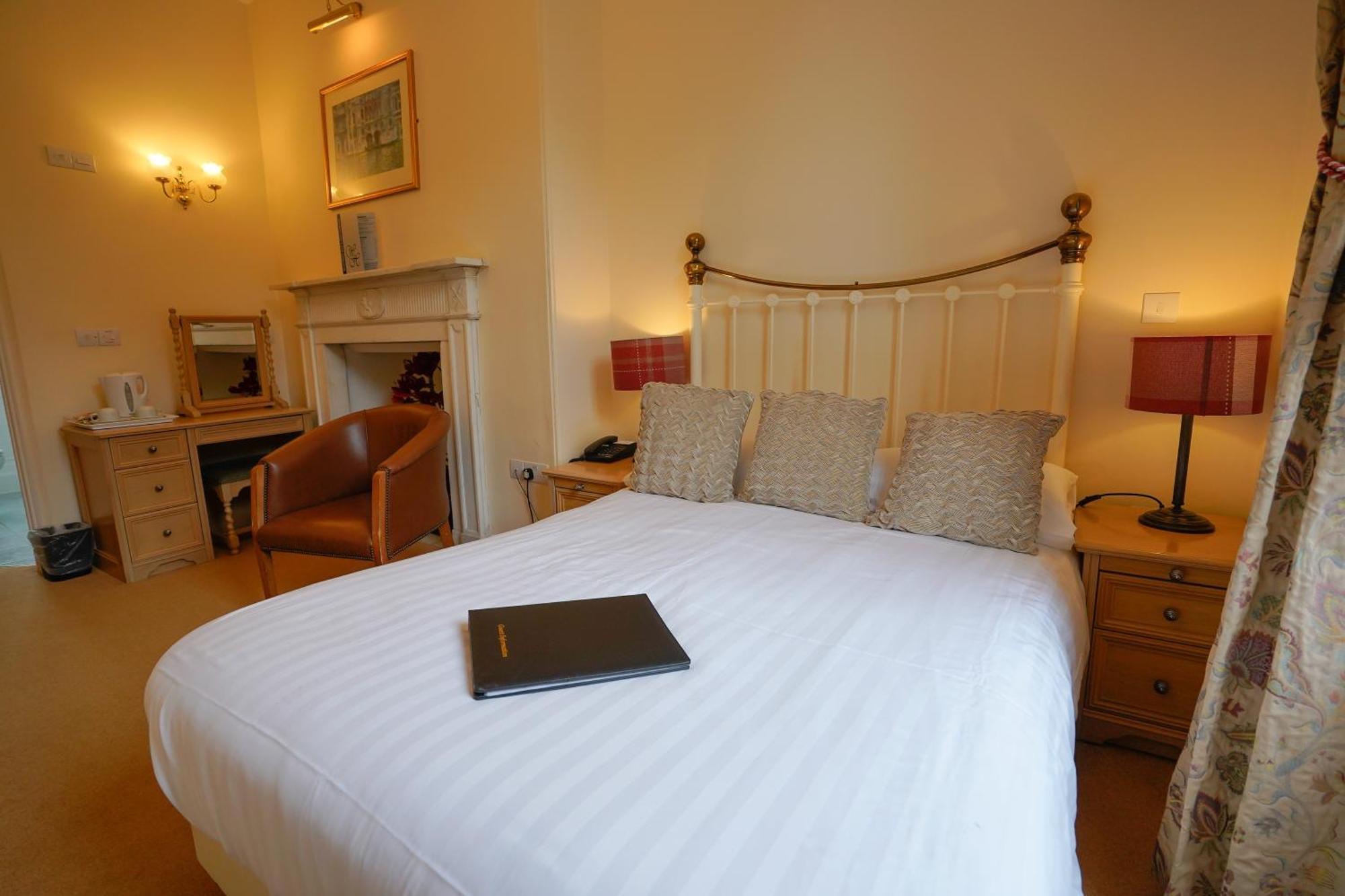 Waveney House Hotel 베컬스 외부 사진