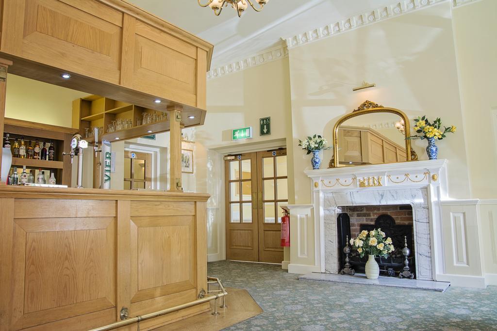 Waveney House Hotel 베컬스 외부 사진
