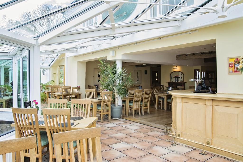 Waveney House Hotel 베컬스 외부 사진