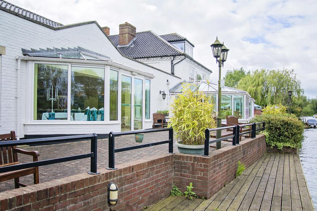 Waveney House Hotel 베컬스 외부 사진