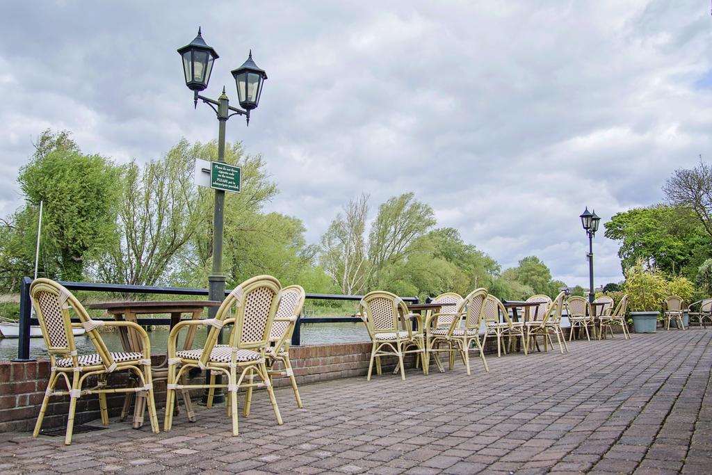Waveney House Hotel 베컬스 외부 사진