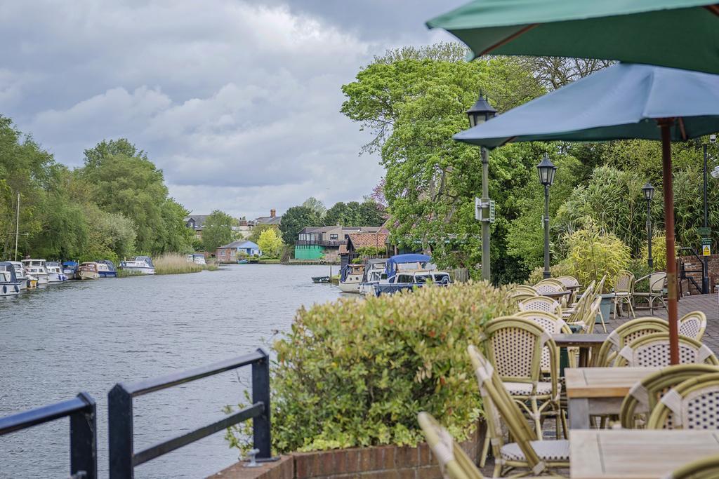 Waveney House Hotel 베컬스 외부 사진